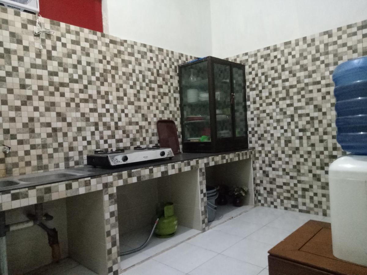 Hotel Transit 1 Makassar Redpartner Zewnętrze zdjęcie