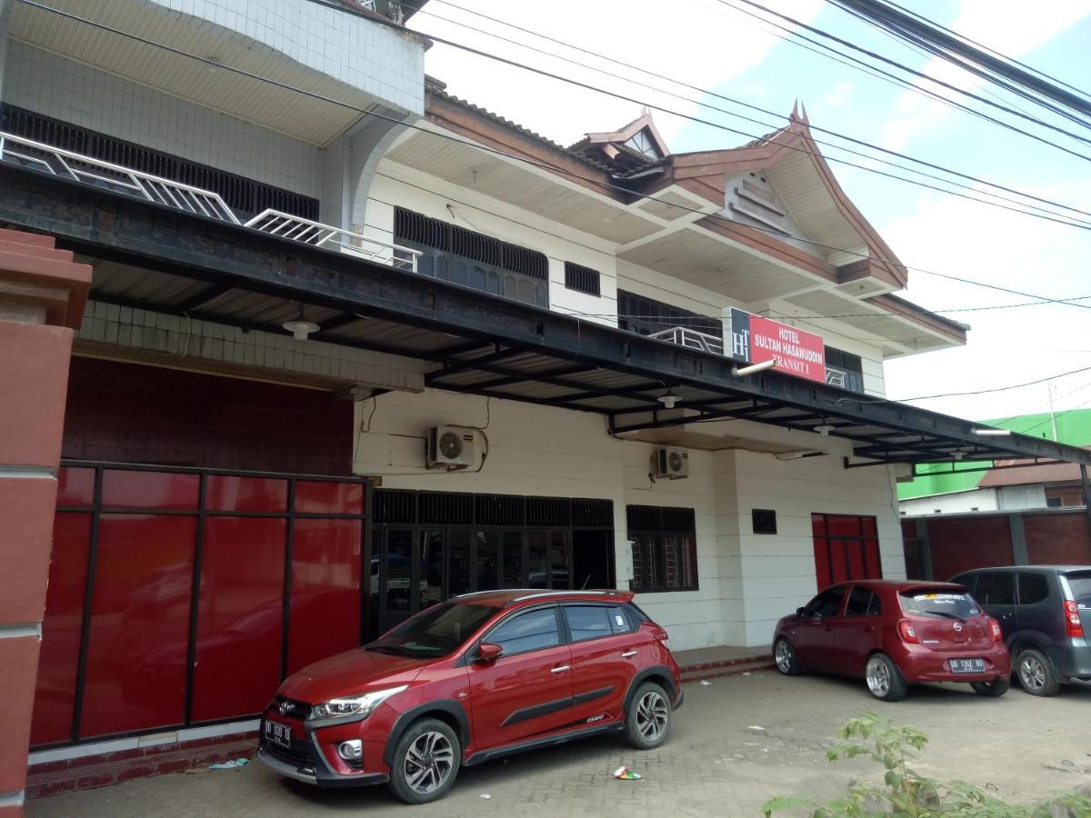 Hotel Transit 1 Makassar Redpartner Zewnętrze zdjęcie