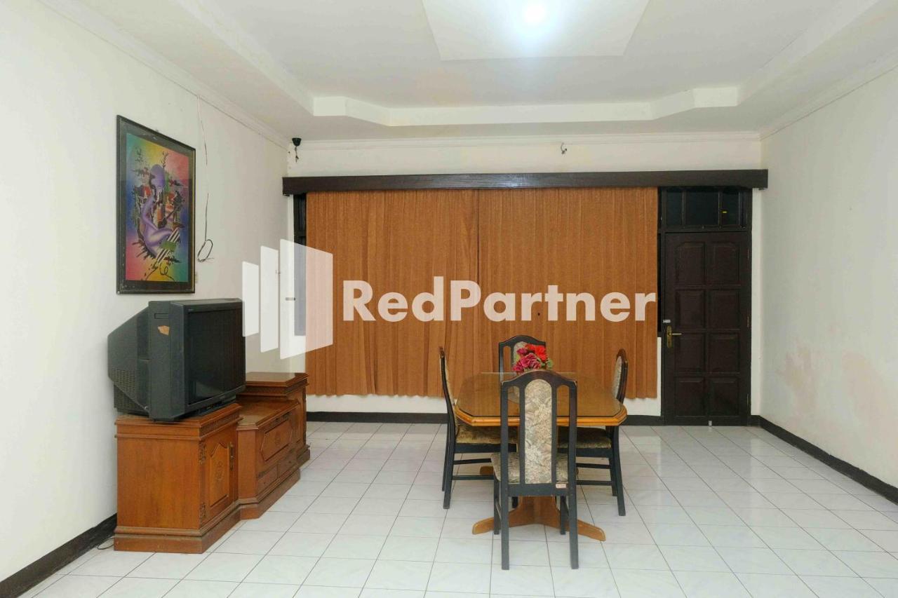 Hotel Transit 1 Makassar Redpartner Zewnętrze zdjęcie