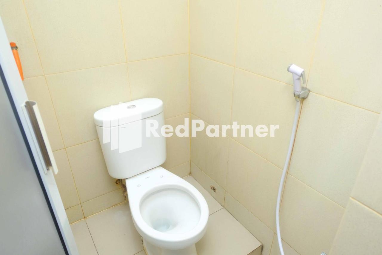 Hotel Transit 1 Makassar Redpartner Zewnętrze zdjęcie