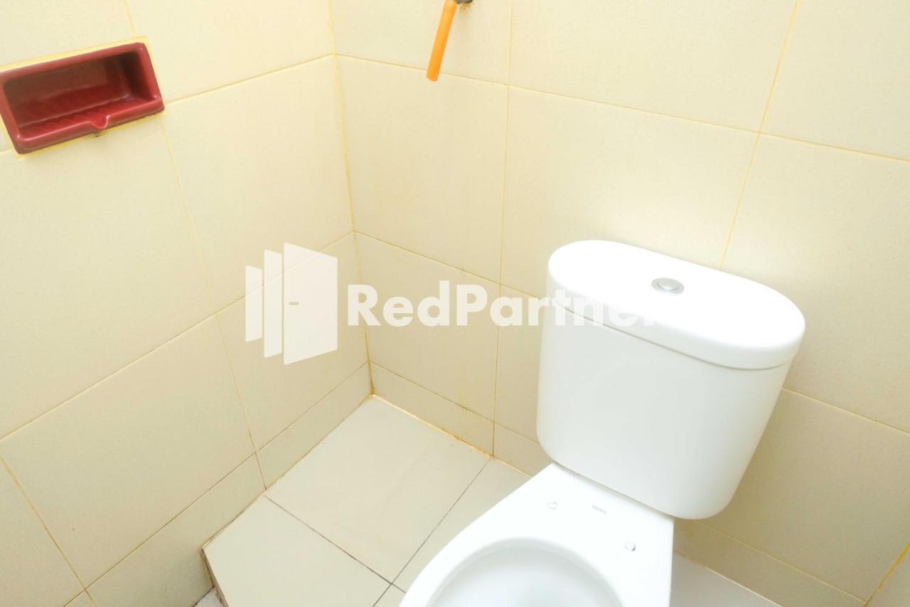 Hotel Transit 1 Makassar Redpartner Zewnętrze zdjęcie